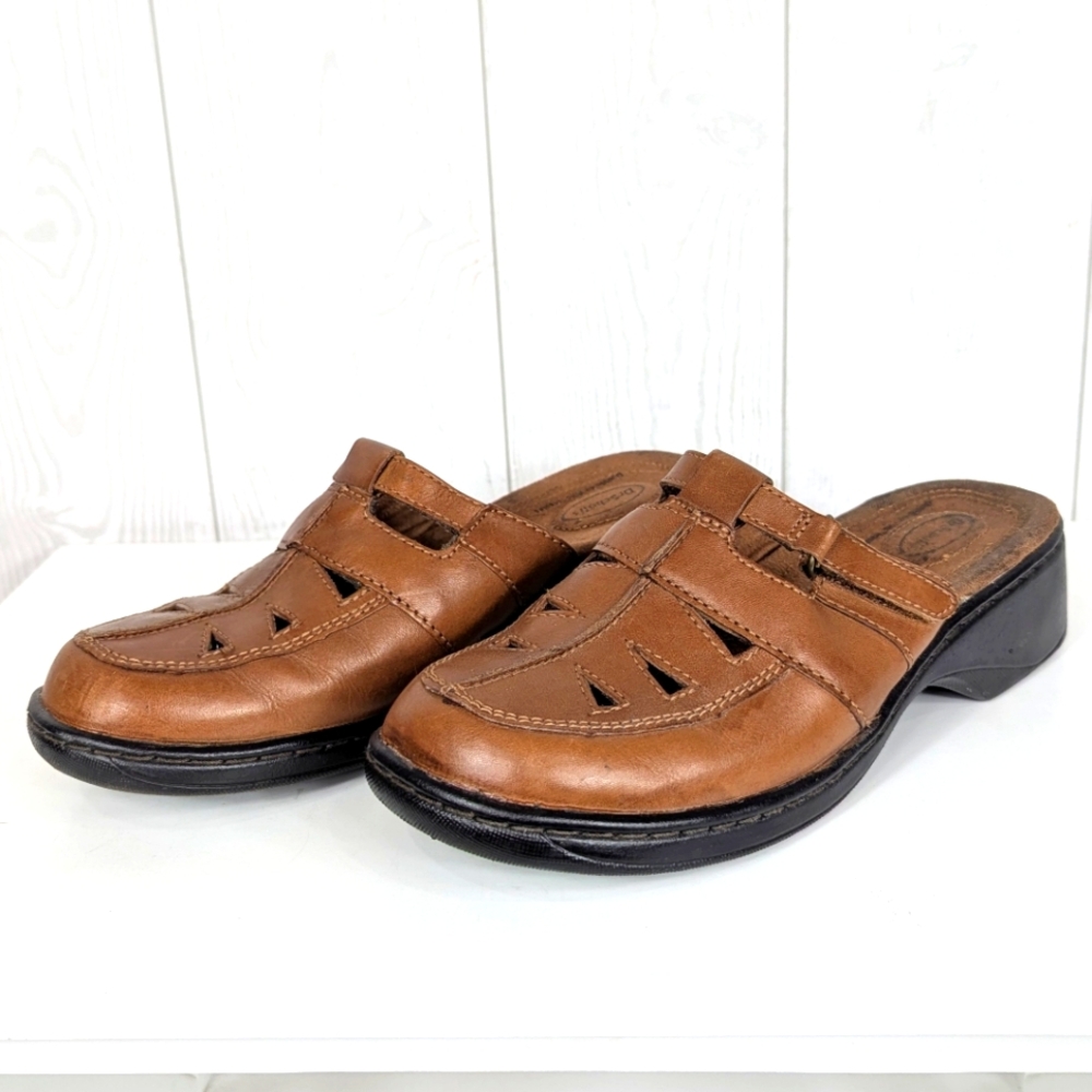Dr. Scholl's Shoes Womens Size 7.5 Slip On Brown Leather Upper with Cutouts